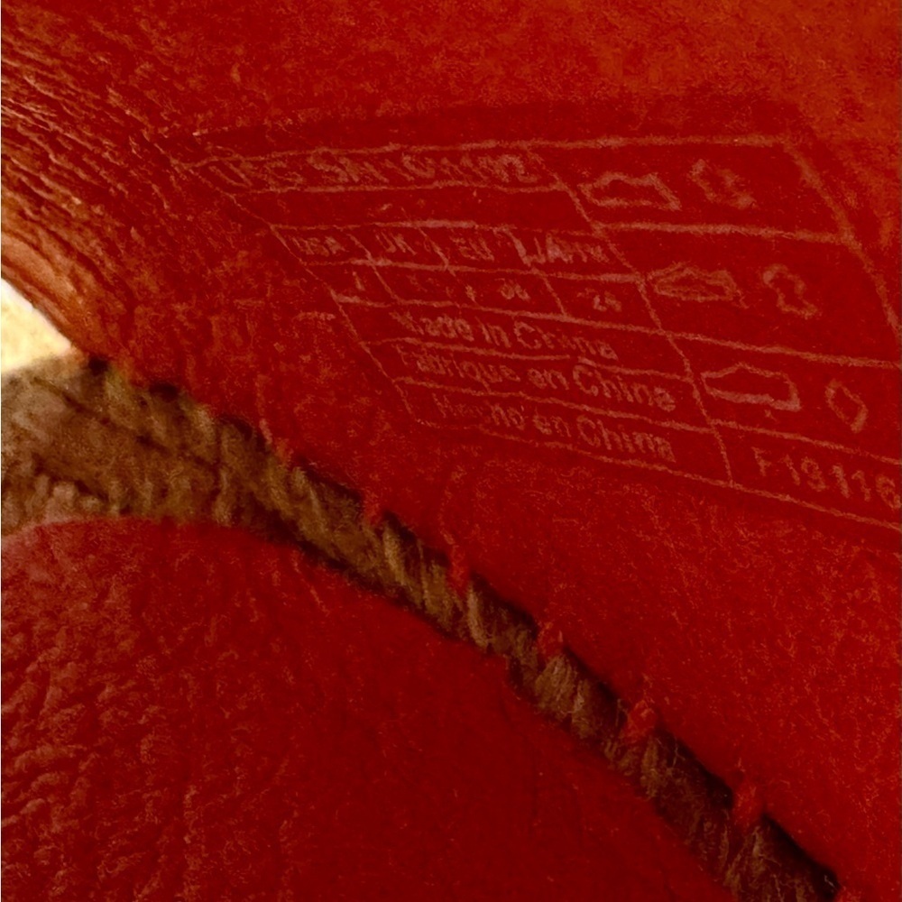 Ugg Espadrille slides. NWOT. Orange. Size 7 - Picture 5 of 5